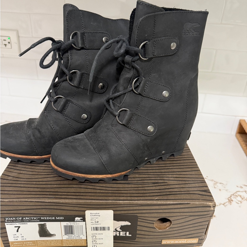 Sorel Women's Charcoal Wedge Boots